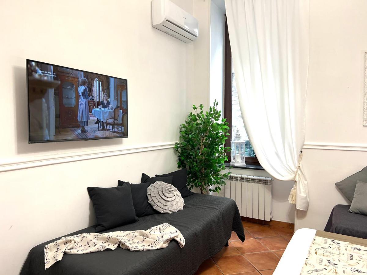 Miluar - Centro Storico - Lungo La Via Della Musica Naples
